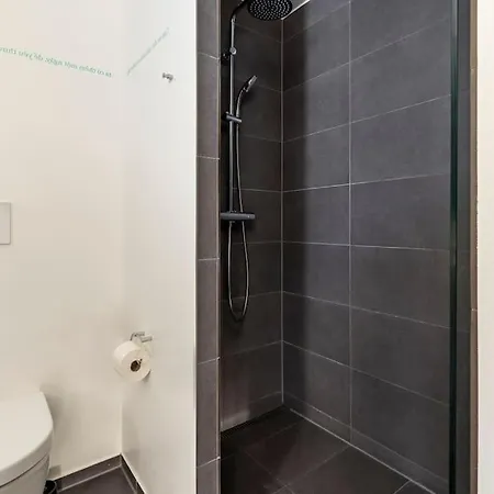 Daire Amazing Waterfront With No 1 Location *